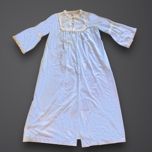 v i n t a g e :: Cottagecore Embroidered Floral Lace Crochet Nightgown ILGWU - Picture 6 of 14